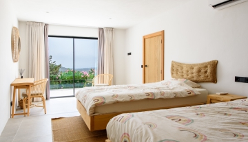 Resa estates huis kopen Ibiza es cubells villa single beds.jpg
